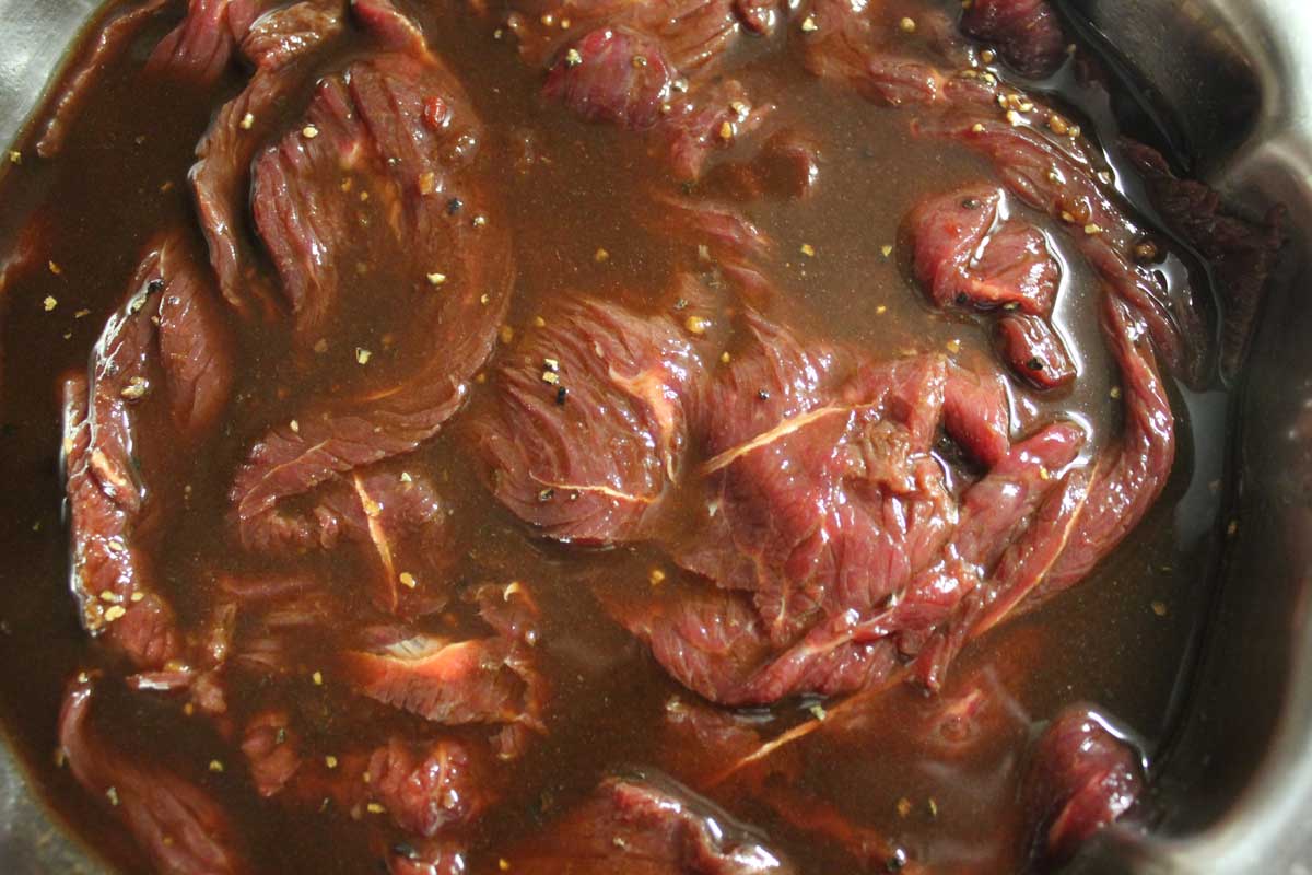 Beef Jerky aus der Rinderhüfte in Rotweinmarinade