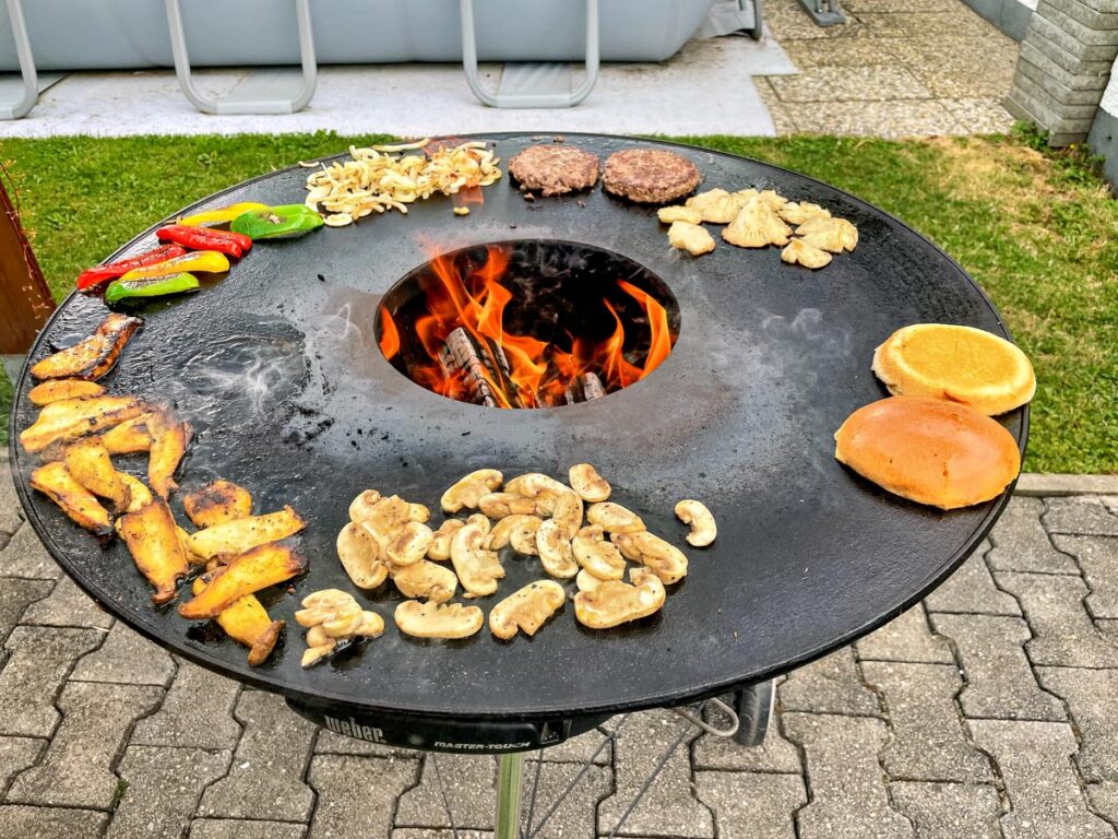 BBQ Trends 2025 Feuerplatte