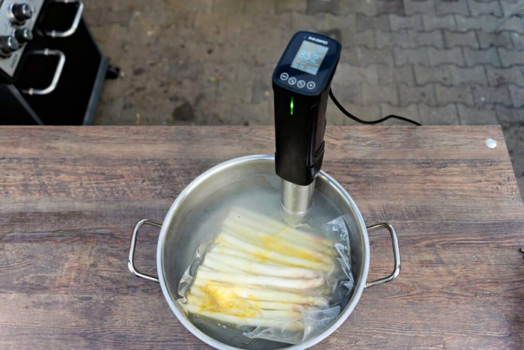 Spargel garen mit Inkbird Sous Vide Stick